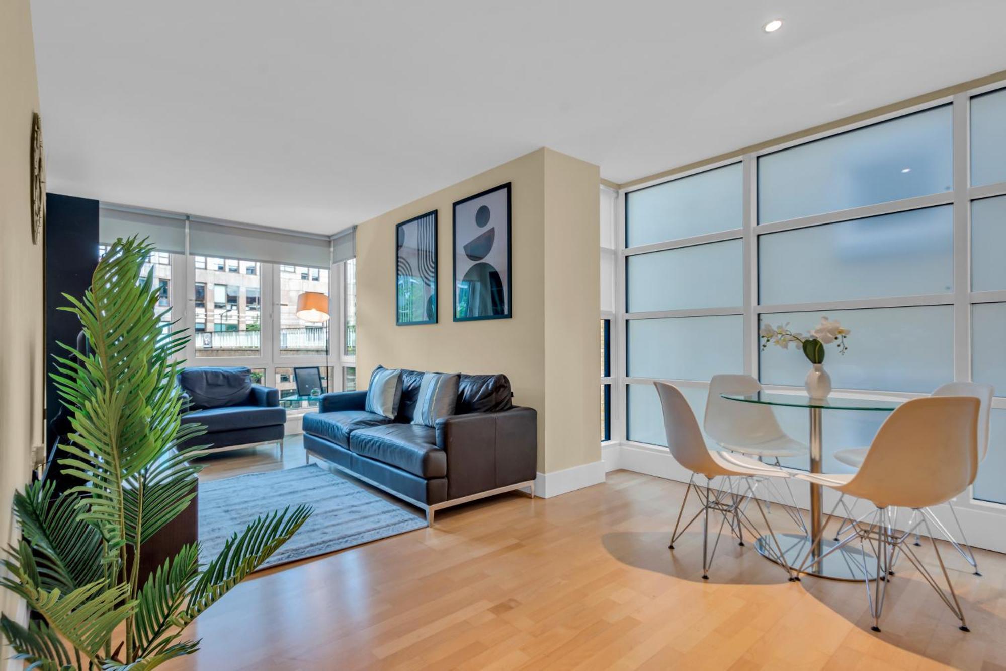 Mysquare One Bedroom Serviced Apartment Near St Paul'S Blackfriars Londra Esterno foto