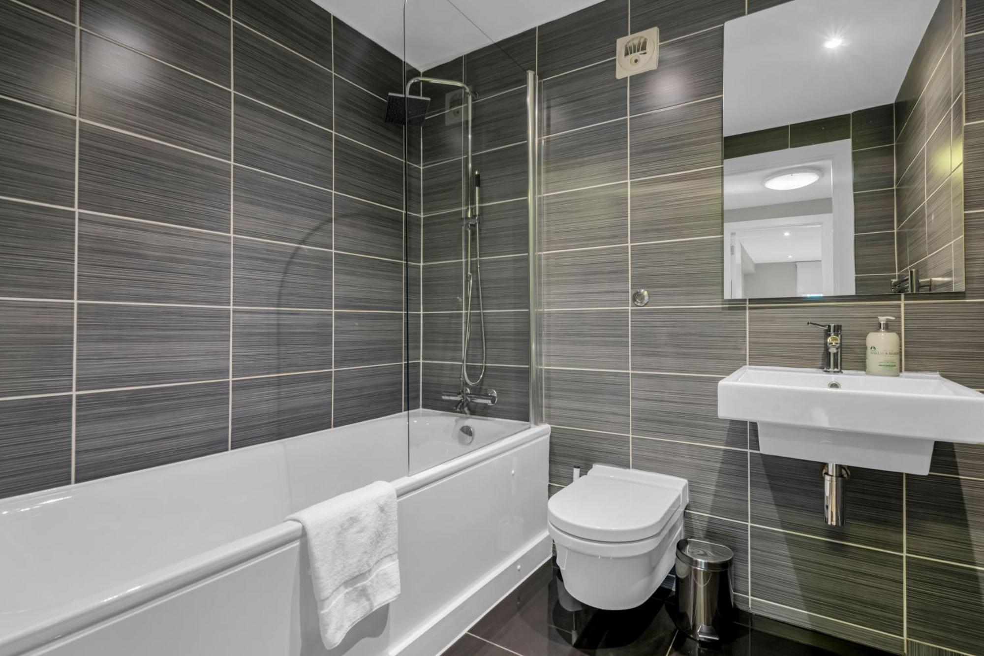 Mysquare One Bedroom Serviced Apartment Near St Paul'S Blackfriars Londra Esterno foto