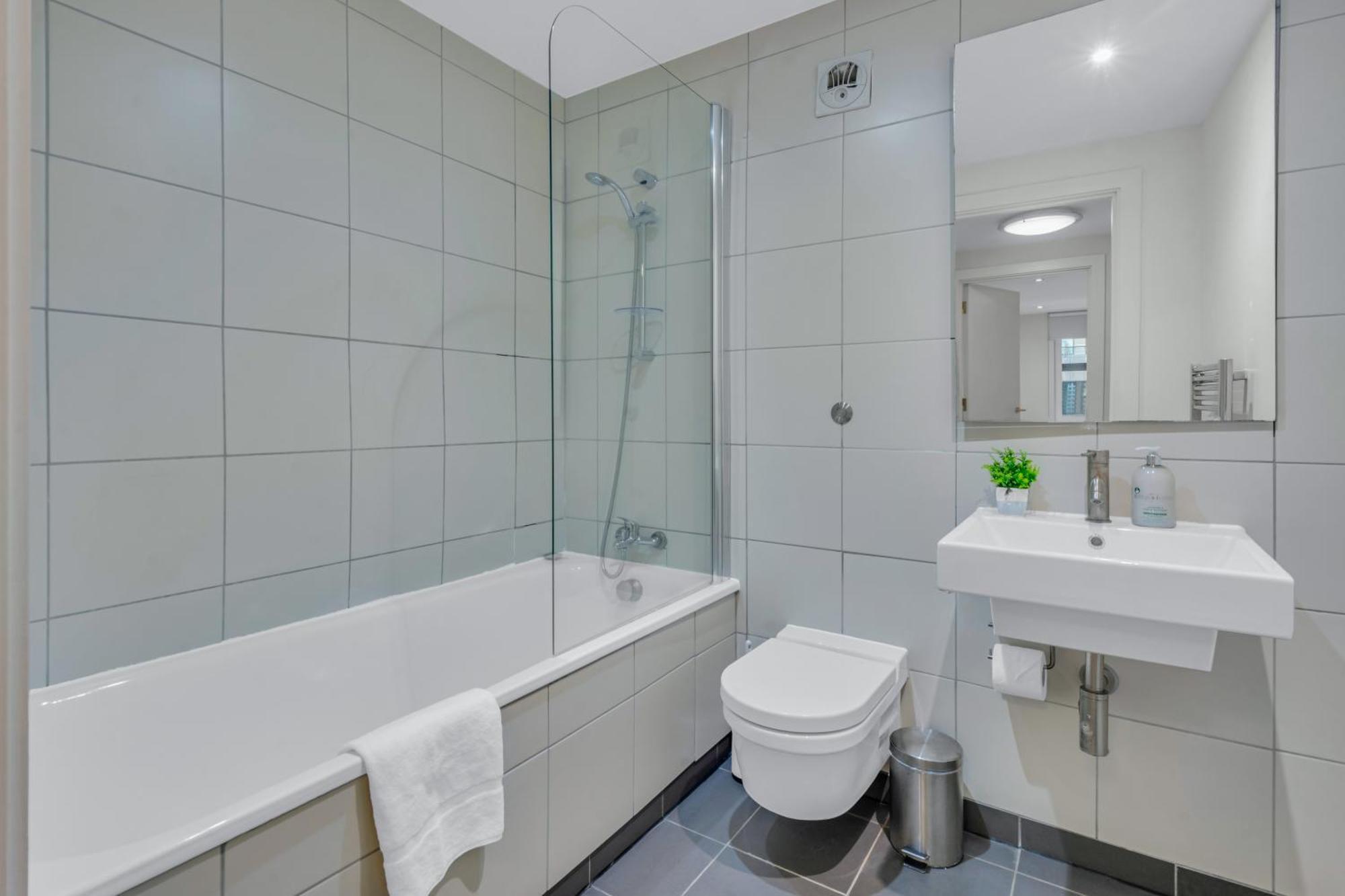 Mysquare One Bedroom Serviced Apartment Near St Paul'S Blackfriars Londra Esterno foto
